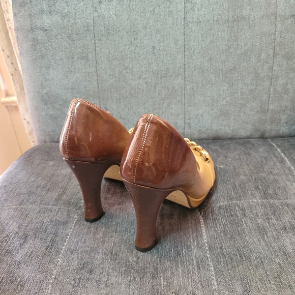 Heels - Picture 3 of 4